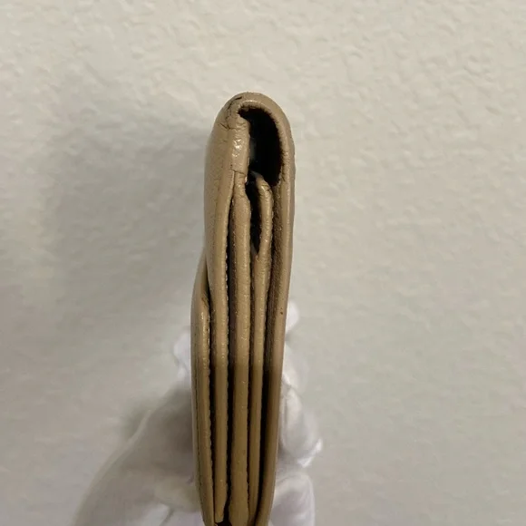 Chanel Caviar CC Coco Button Continental Wallet - Picture 8 of 16